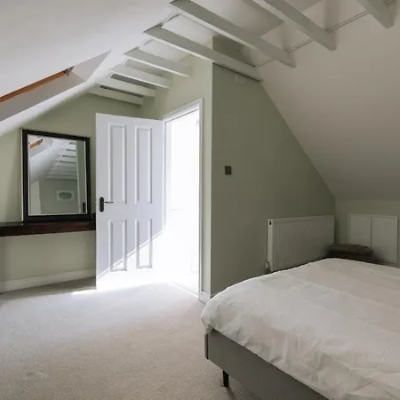 Spacious & Welcoming 3 Bedroom W Garden Bristol! *
