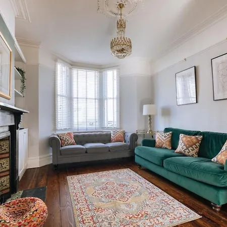Spacious & Welcoming 3 Bedroom W Garden Bristol! Hébergement de vacances