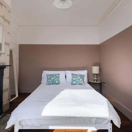 Spacious & Welcoming 3 Bedroom W Garden Bristol! Hébergement de vacances *