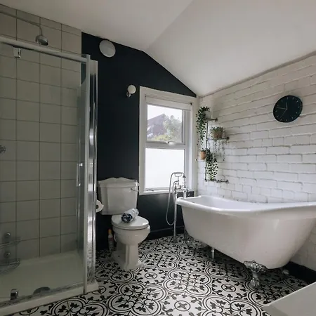 Spacious & Welcoming 3 Bedroom W Garden Bristol! Bristol