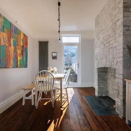 Spacious & Welcoming 3 Bedroom W Garden Bristol!
